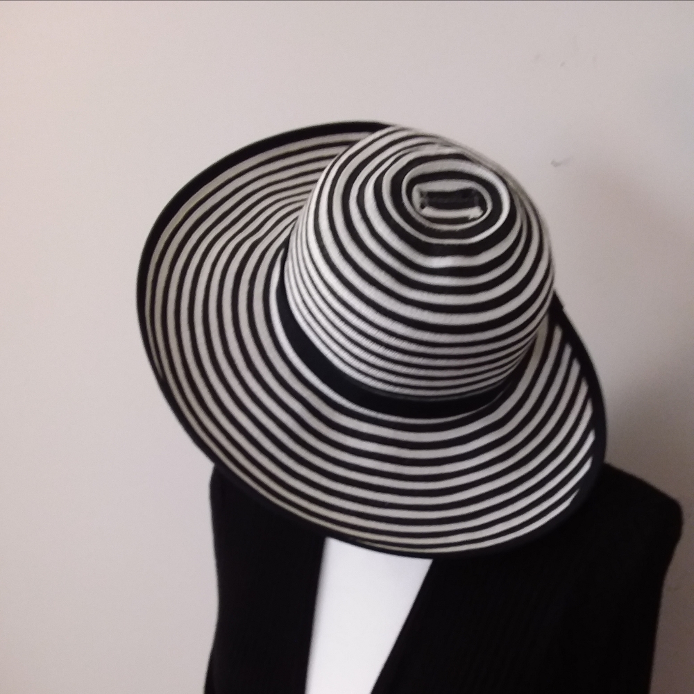Seala Black and White Stripe Hat - Picture 2 of 9